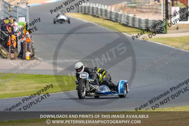 Vintage motorcycle club;eventdigitalimages;mallory park;mallory park trackday photographs;no limits trackdays;peter wileman photography;trackday digital images;trackday photos;vmcc festival 1000 bikes photographs